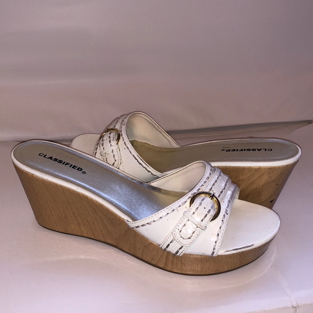 Classified White Wedges